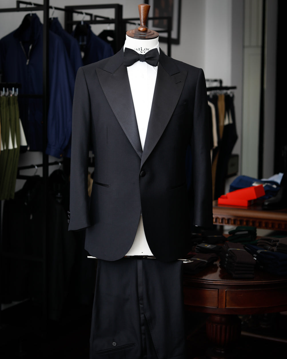 Wool Peak Lapel Tuxedo - Black